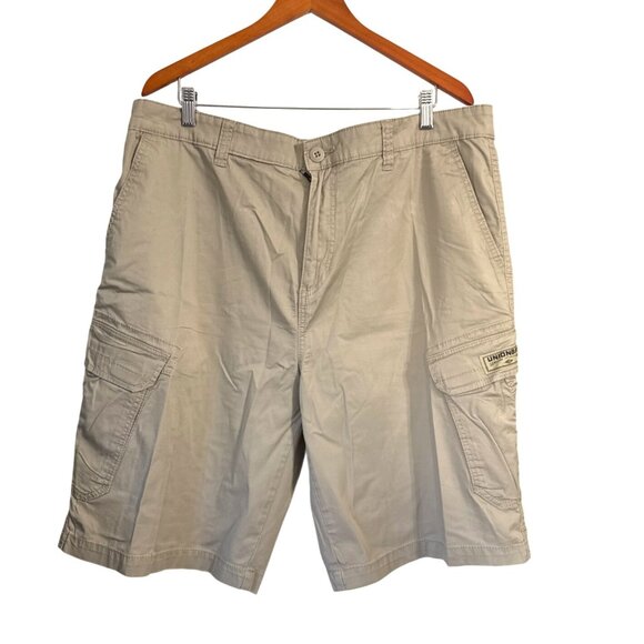 Unionbay Mens Cargo Shorts Size 42 Beige Cotton Blend Relaxed Fit With Pockets - Picture 1 of 7